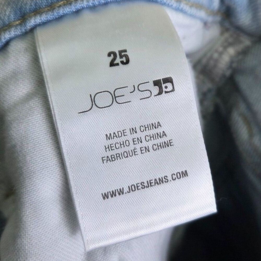 Joe’s Jeans The 90’s Bermuda Short Light Wash Distressed Raw Hem Size 25 - Picture 6 of 7